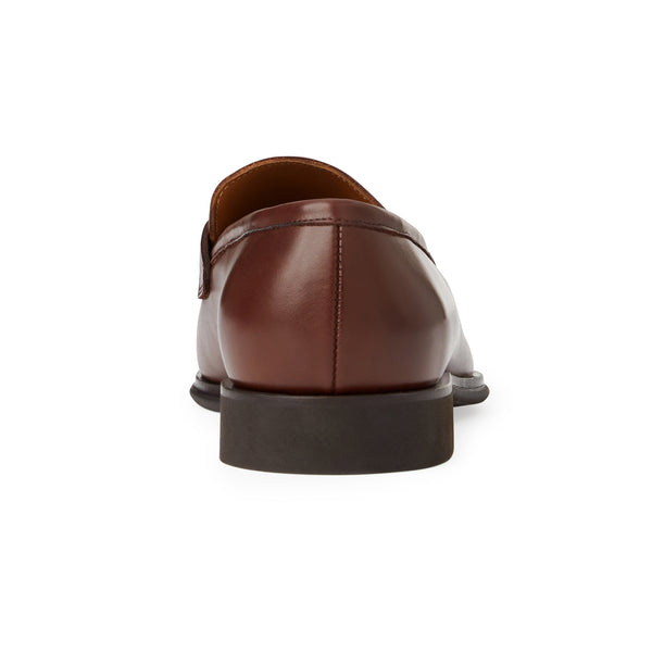 Mocassim Bruno Magli Raging Penny - Couro Italiano, Bico Amêndoa, Sola Borracha