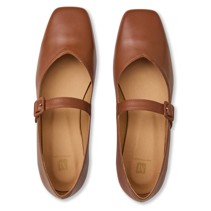 M by Bruno Magli Elissa Leather Flat Brown US 6