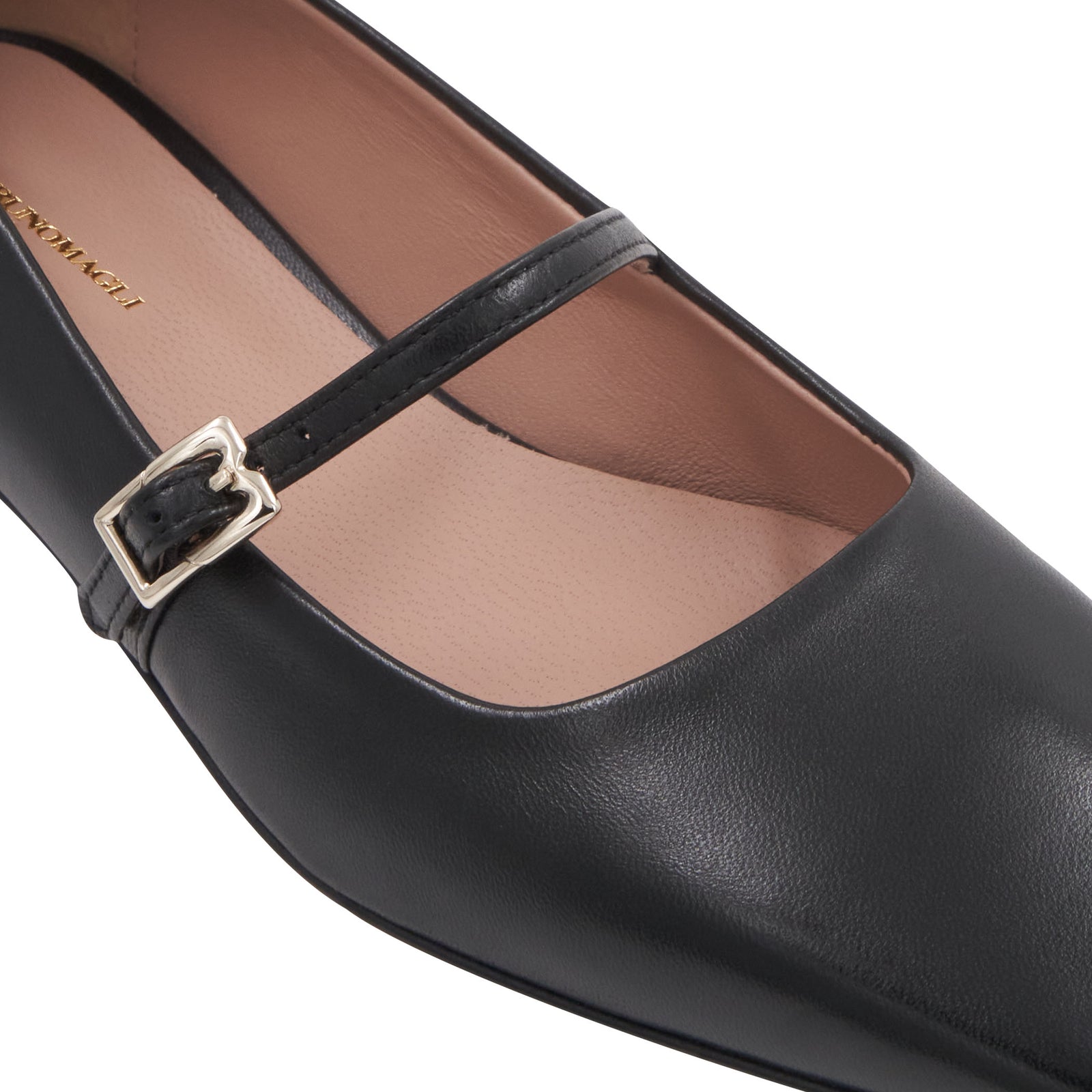 Lucia Black – Bruno Magli