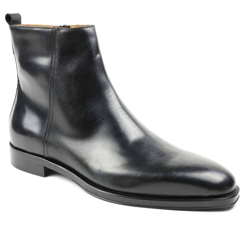 Nomad Leather Plain-Toe Boot - Black